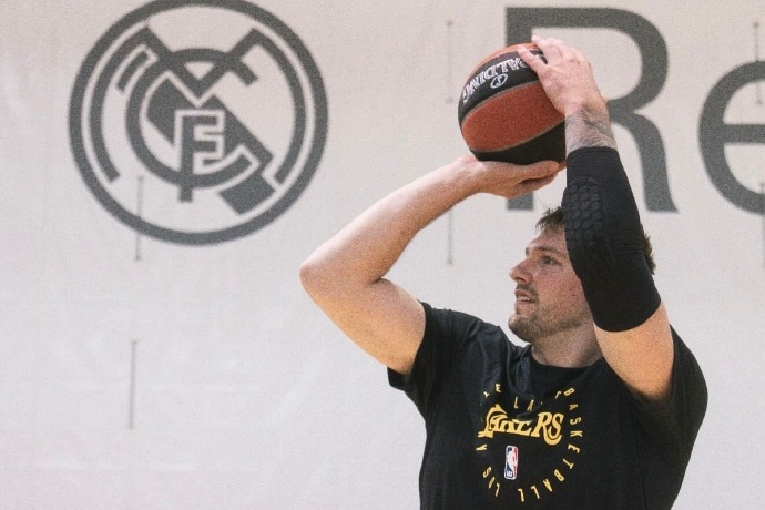 东契奇公开致敬詹姆斯，经纪人发声力挺